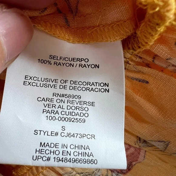 Copper Key skirt size small yellow cherry red fruit - Picture 7 of 7